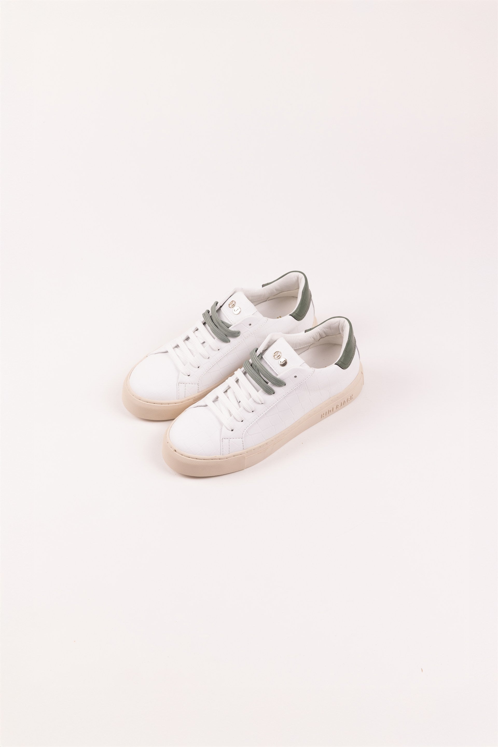 Essence Cloud White Green