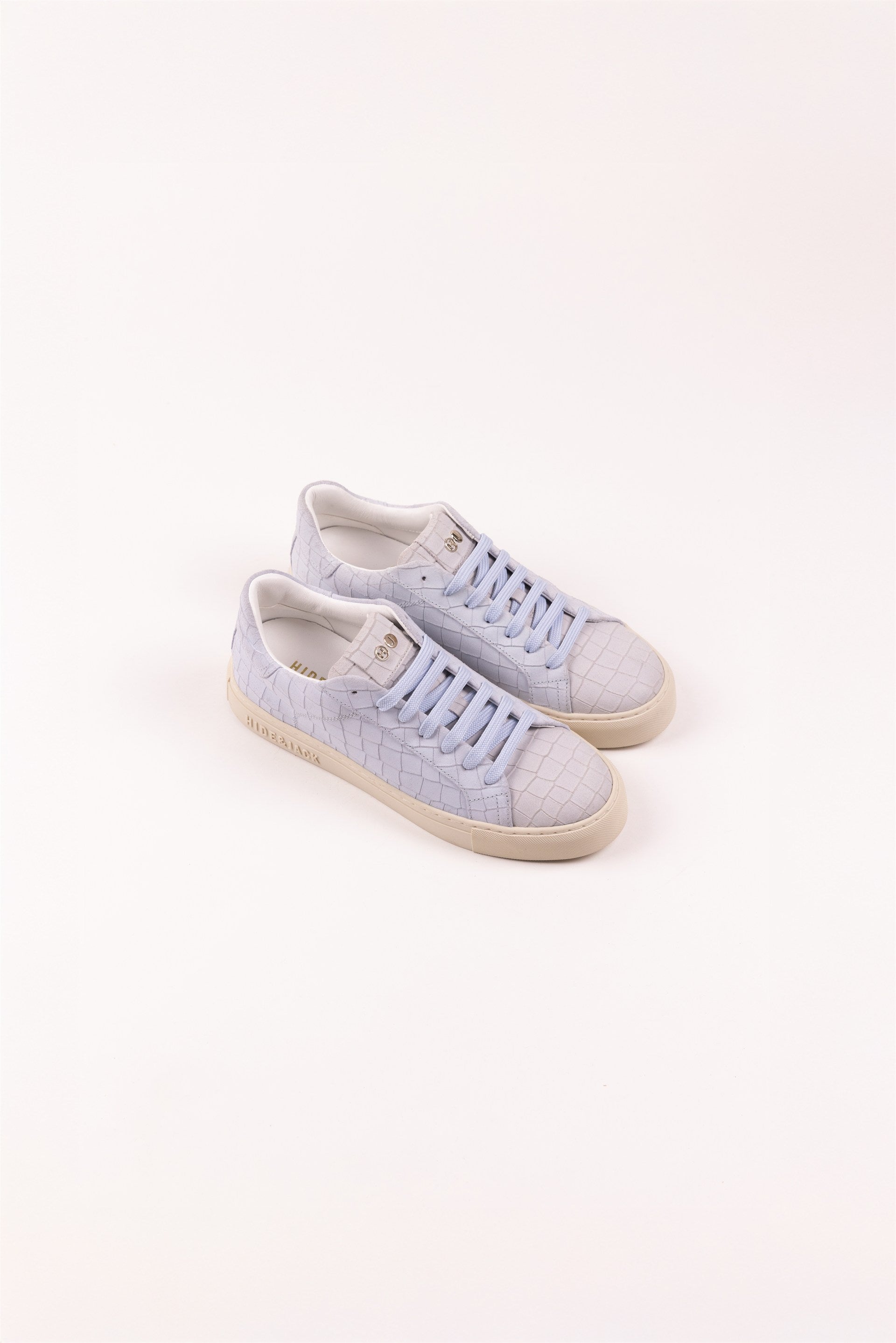 Essence Double Azure White